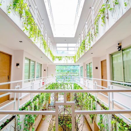 Legreen Suite Pejompongan Yakarta Exterior foto