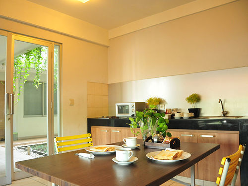Legreen Suite Pejompongan Yakarta Exterior foto